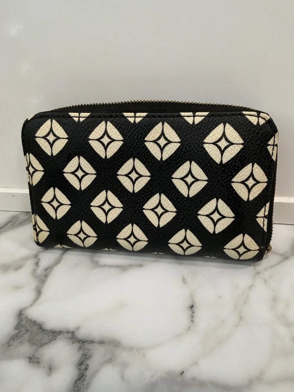 Fossil stylish black